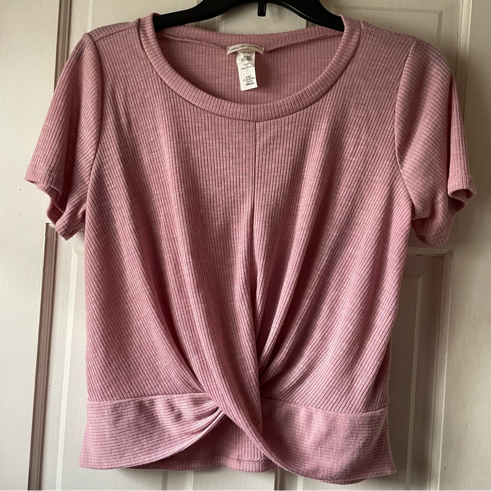 Pink T-Shirt with Twist Bottom